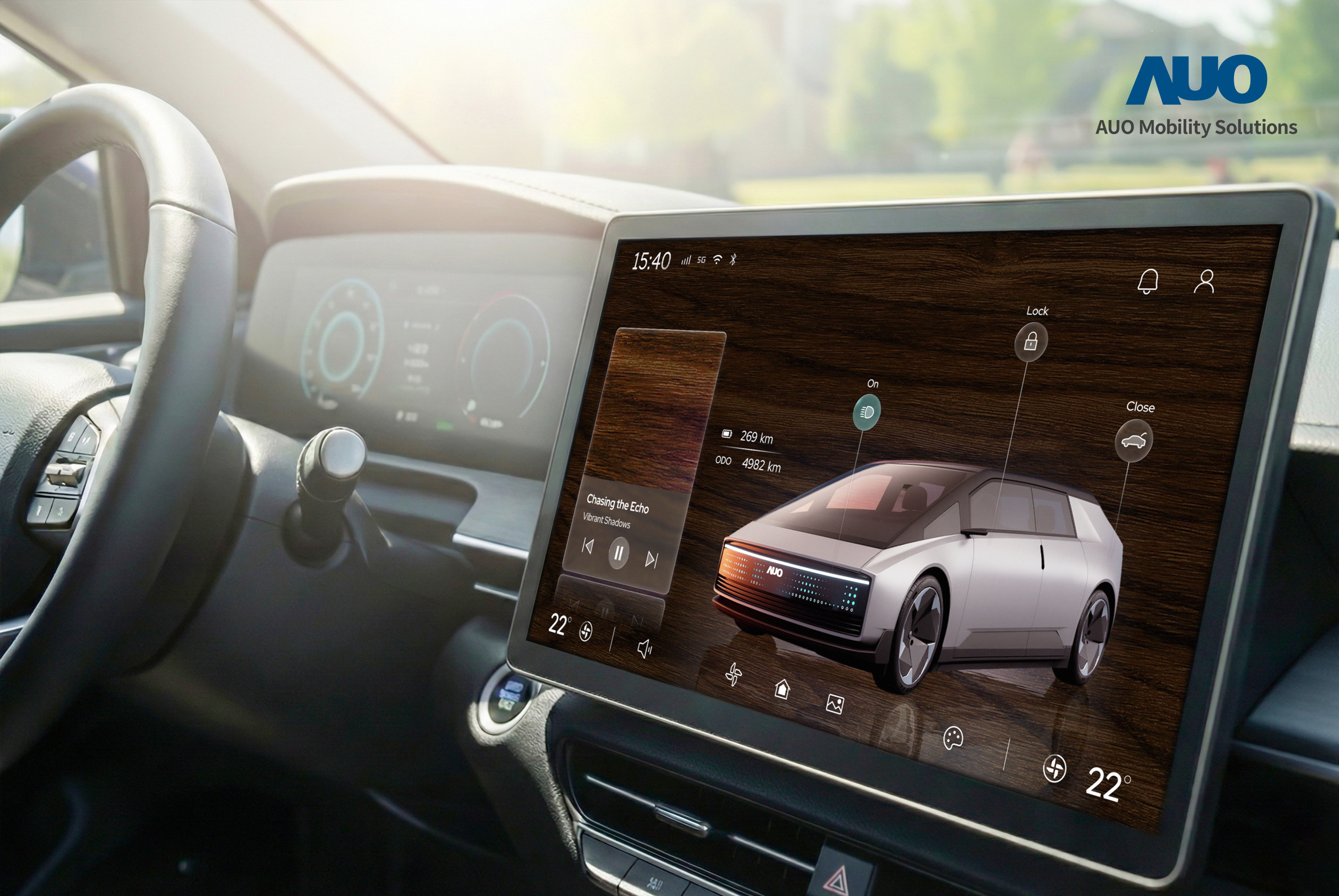 AUO Mobility Solutions pioneers the integration of Advanced Reflectionless Technology into the Center Information Display (CID), delivering exceptional all-day visibility and a clear, distraction-free driving and cockpit experience. This innovation not only enhances driving safety but also harmonizes technology with the cabin environment, showcasing the beauty of seamless spatial integration.
